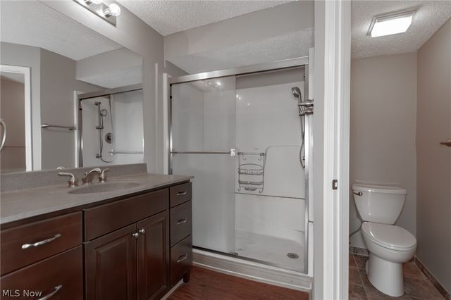 220 Fox Hollow Drive 212, Mayfield Heights, OH 44124