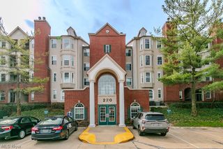 220 Fox Hollow Drive 212, Mayfield Heights, OH 44124