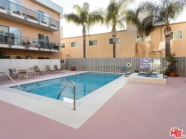 14245 Dickens Street A, Sherman Oaks, CA 91423