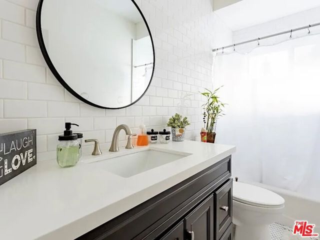 14245 Dickens Street A, Sherman Oaks, CA 91423