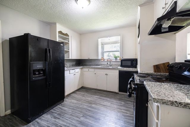 402 S Blackwell Street, Houston, TX 77571