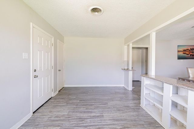 402 S Blackwell Street, Houston, TX 77571