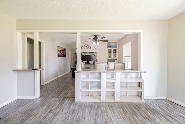 402 S Blackwell Street, Houston, TX 77571