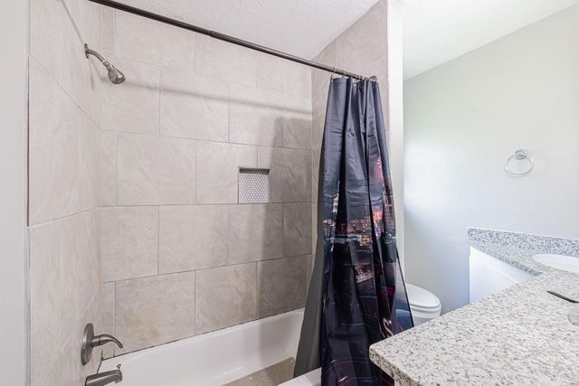402 S Blackwell Street, Houston, TX 77571