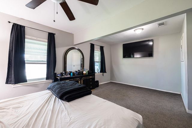 402 S Blackwell Street, Houston, TX 77571