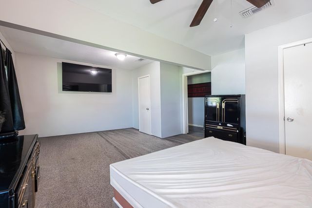 402 S Blackwell Street, Houston, TX 77571
