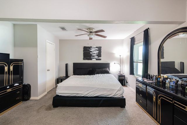 402 S Blackwell Street, Houston, TX 77571