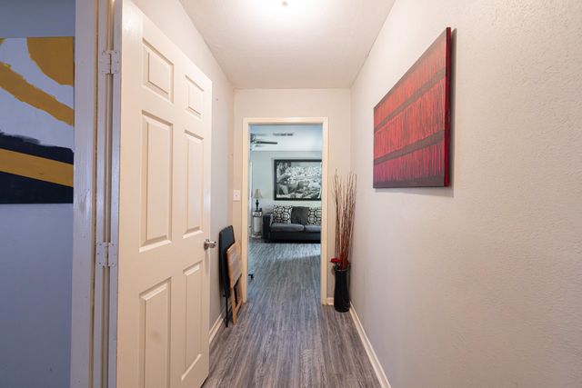 402 S Blackwell Street, Houston, TX 77571