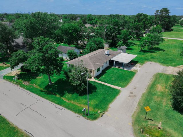 402 S Blackwell Street, Houston, TX 77571