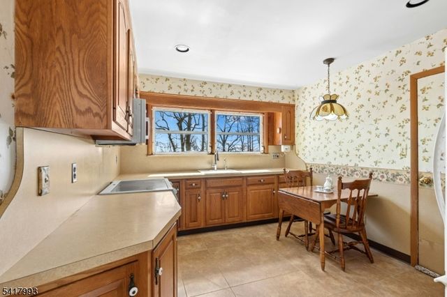 10 Tree Top Dr, Springfield Twp., NJ 07081