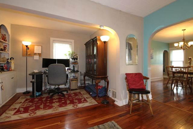 512 E High Street, Davenport, IA 52803