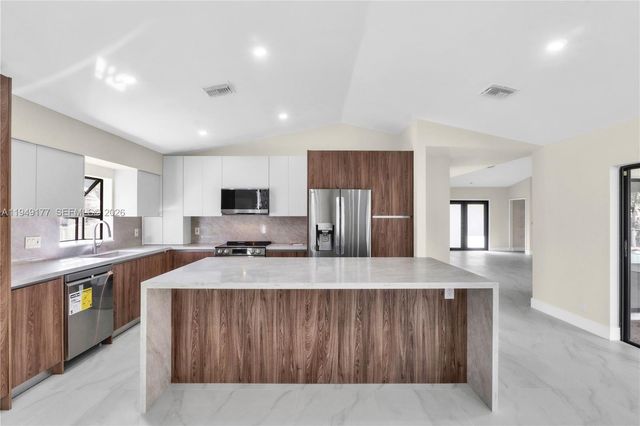 8419 NW 55th Ct, Coral Springs, FL 33067