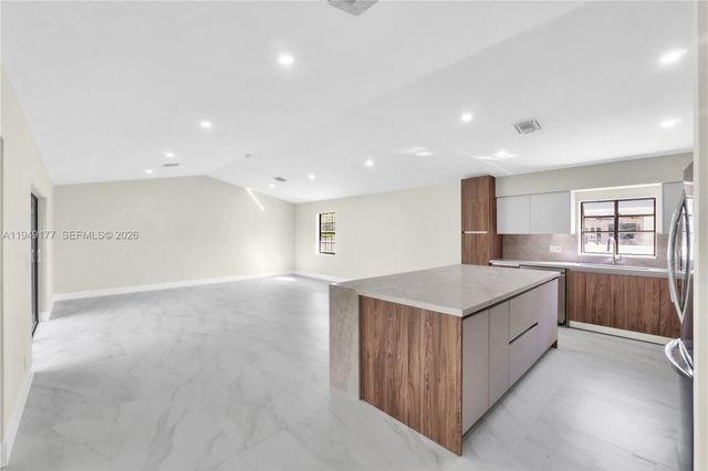 8419 NW 55th Ct, Coral Springs, FL 33067