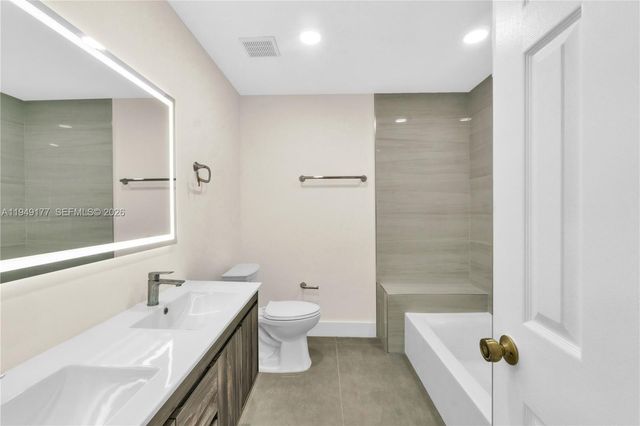 8419 NW 55th Ct, Coral Springs, FL 33067