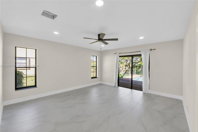 8419 NW 55th Ct, Coral Springs, FL 33067