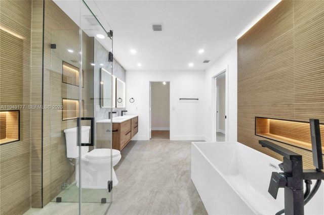 8419 NW 55th Ct, Coral Springs, FL 33067