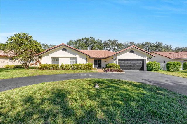 8419 NW 55th Ct, Coral Springs, FL 33067