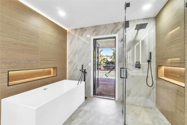 8419 NW 55th Ct, Coral Springs, FL 33067