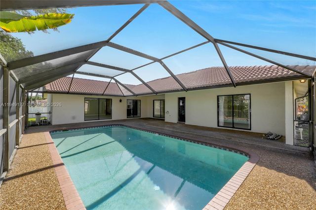 8419 NW 55th Ct, Coral Springs, FL 33067