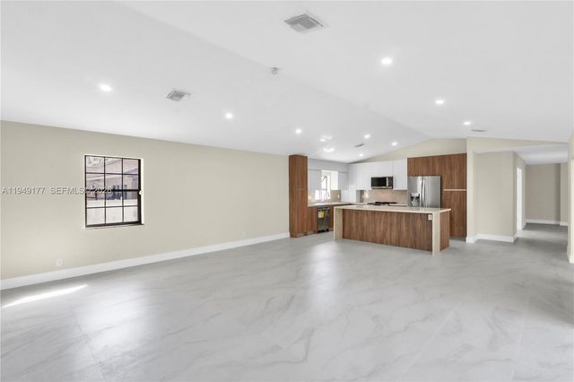 8419 NW 55th Ct, Coral Springs, FL 33067