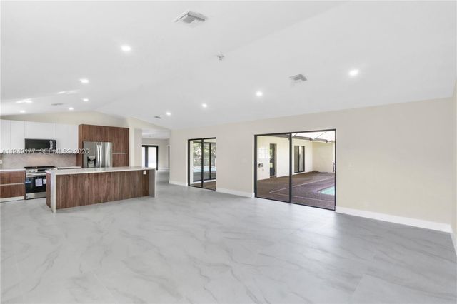 8419 NW 55th Ct, Coral Springs, FL 33067