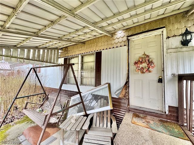 726 Boyd Street NE, Masury, OH 44438