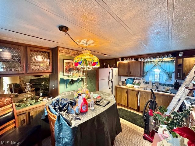 726 Boyd Street NE, Masury, OH 44438