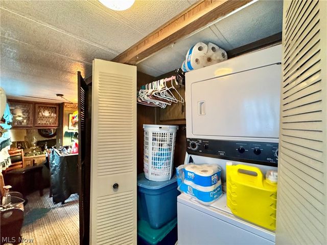 726 Boyd Street NE, Masury, OH 44438
