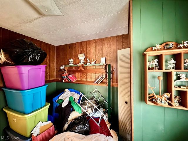 726 Boyd Street NE, Masury, OH 44438