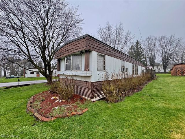 726 Boyd Street NE, Masury, OH 44438