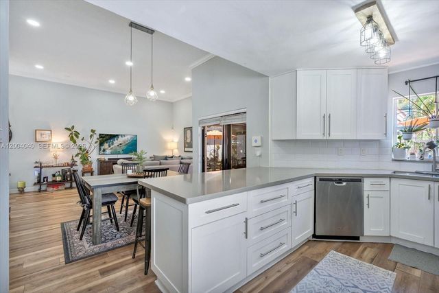 11455 SW 72nd Ter, Miami, FL 33173