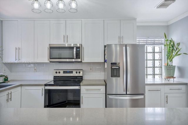 11455 SW 72nd Ter, Miami, FL 33173