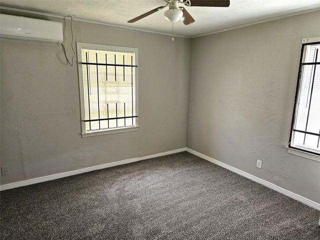 5902 Pershing Street, Houston, TX 77033