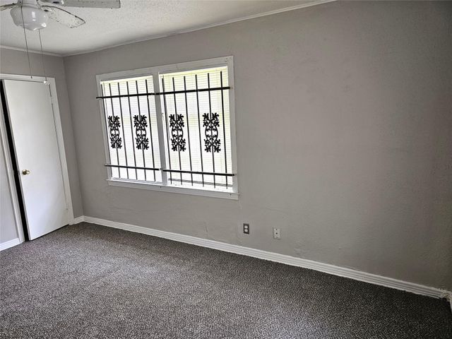 5902 Pershing Street, Houston, TX 77033