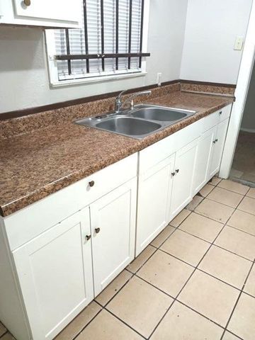 5902 Pershing Street, Houston, TX 77033