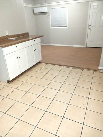 5902 Pershing Street, Houston, TX 77033