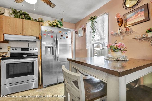 504 W Fairfield Avenue, Lansing, MI 48906