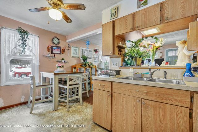 504 W Fairfield Avenue, Lansing, MI 48906