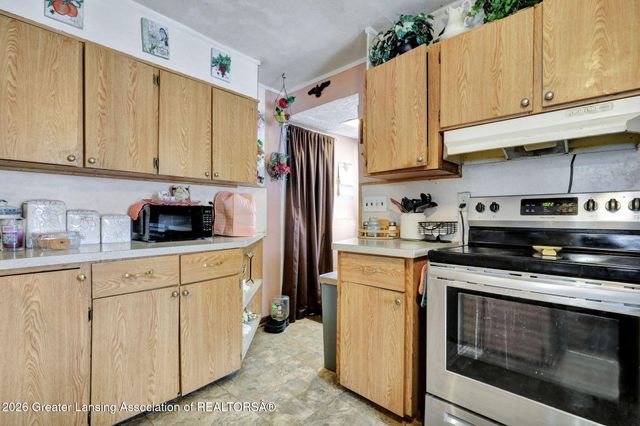 504 W Fairfield Avenue, Lansing, MI 48906