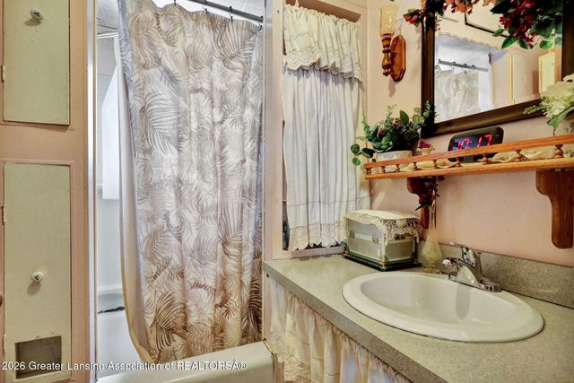 504 W Fairfield Avenue, Lansing, MI 48906