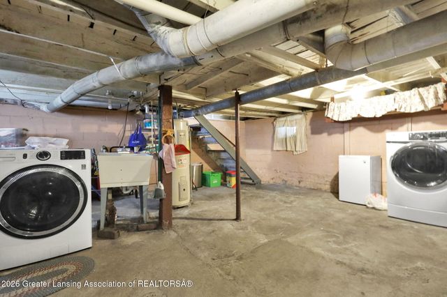 504 W Fairfield Avenue, Lansing, MI 48906