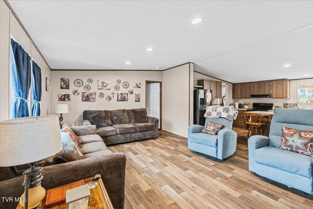 3306 U.S. 321, Hampton, TN 37658
