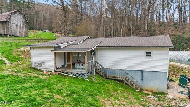 3306 U.S. 321, Hampton, TN 37658