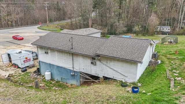3306 U.S. 321, Hampton, TN 37658