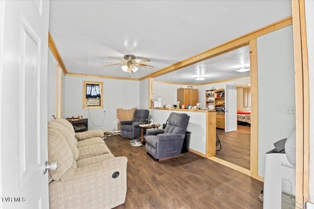 3306 U.S. 321, Hampton, TN 37658