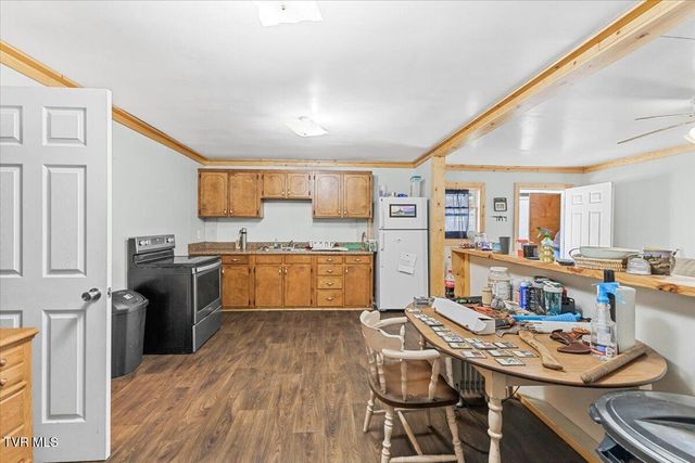3306 U.S. 321, Hampton, TN 37658