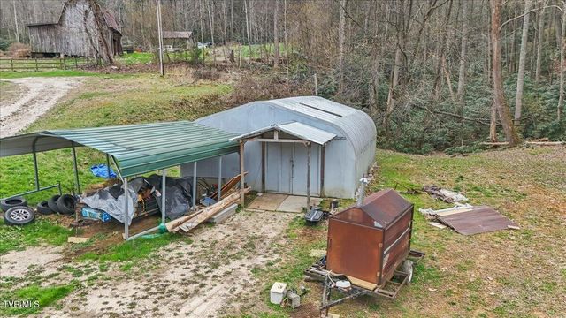 3306 U.S. 321, Hampton, TN 37658