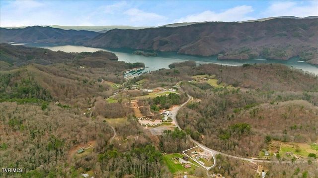 3306 U.S. 321, Hampton, TN 37658
