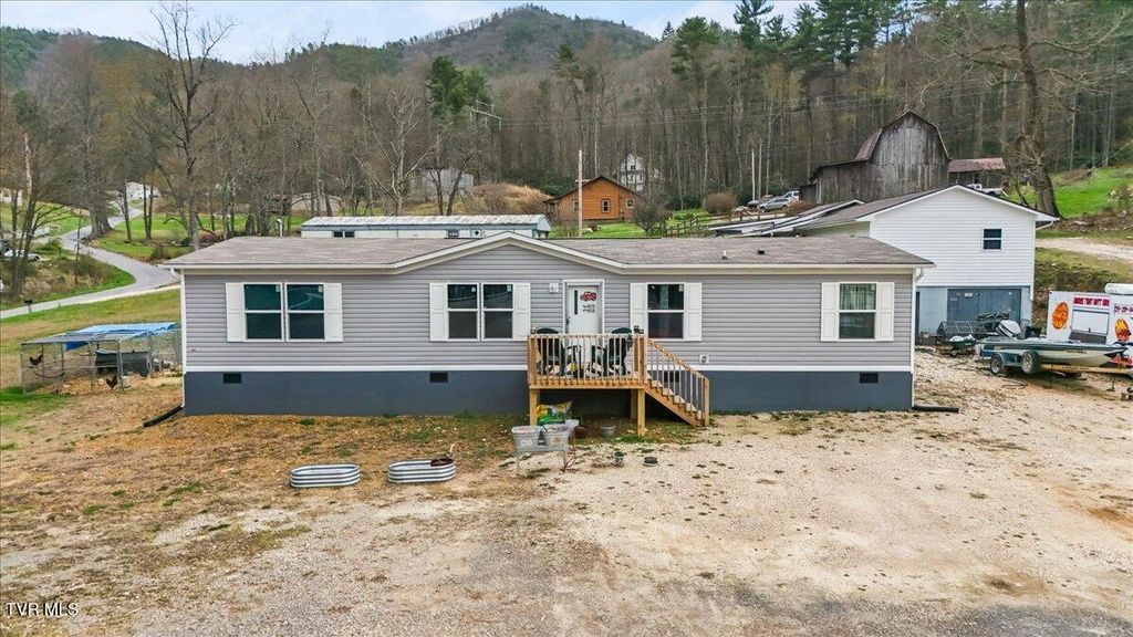 3306 U.S. 321, Hampton, TN 37658