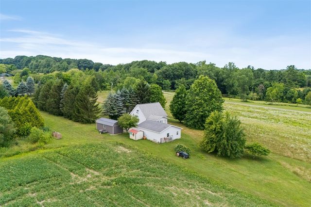 19785 S Lakeside Road, New Buffalo, MI 49117